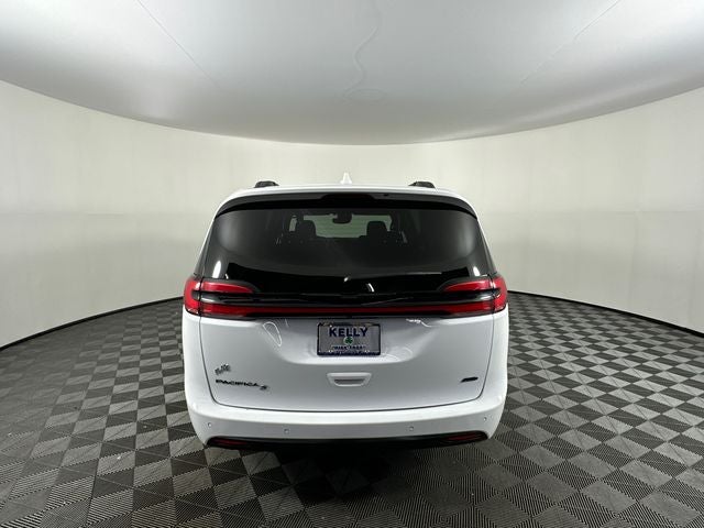 2021 Chrysler Pacifica Touring