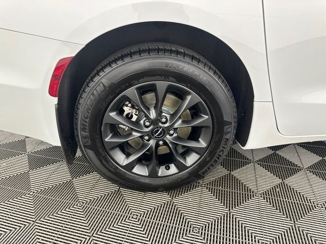 2021 Chrysler Pacifica Touring