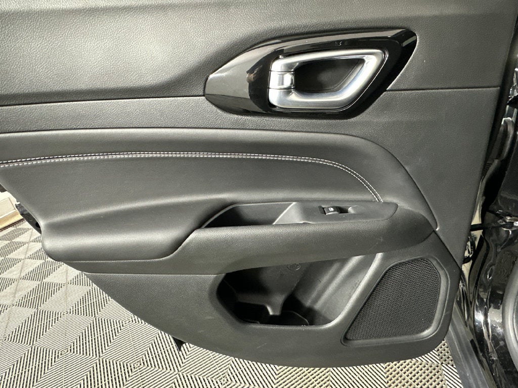 2023 Jeep Compass Altitude
