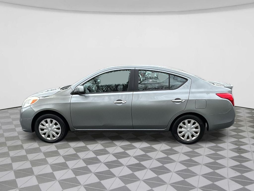 2013 Nissan Versa 1.6 SV