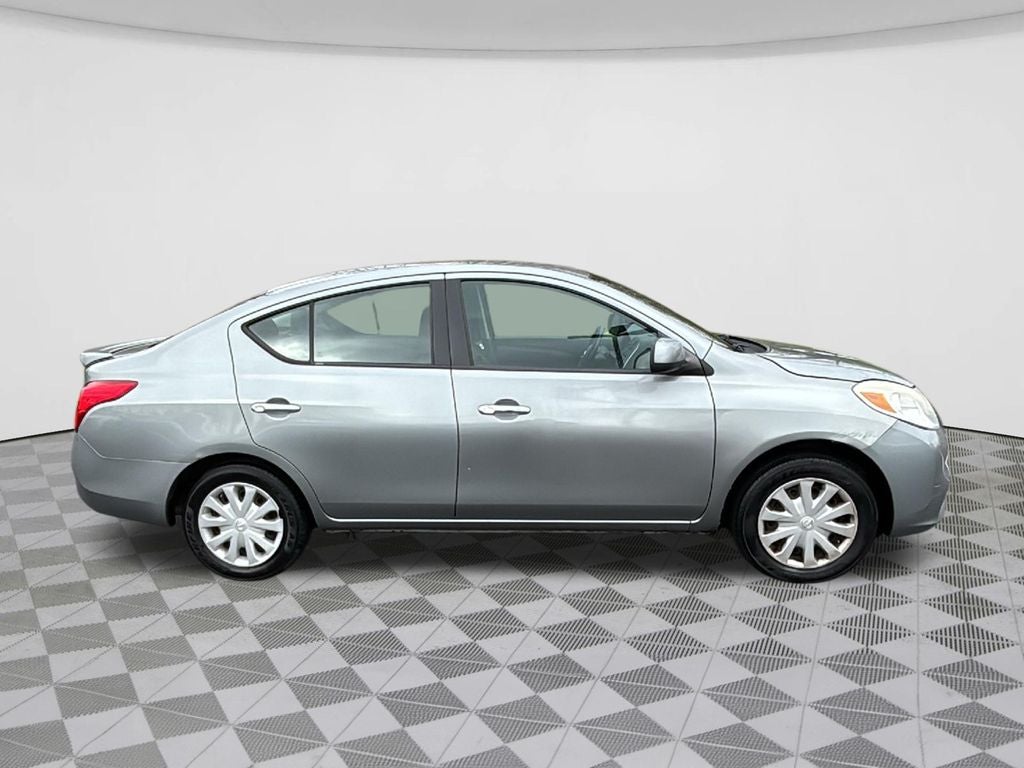 2013 Nissan Versa 1.6 SV