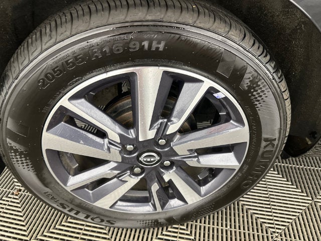 2024 Nissan Versa 1.6 S Plus Package