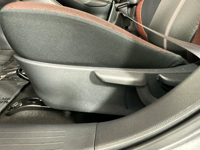 2024 Nissan Versa 1.6 SR