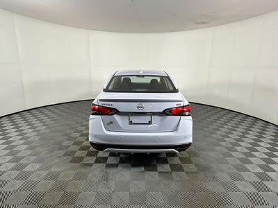 2025 Nissan Versa 1.6 SR