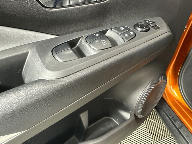 2023 Nissan Kicks SR Premium Package