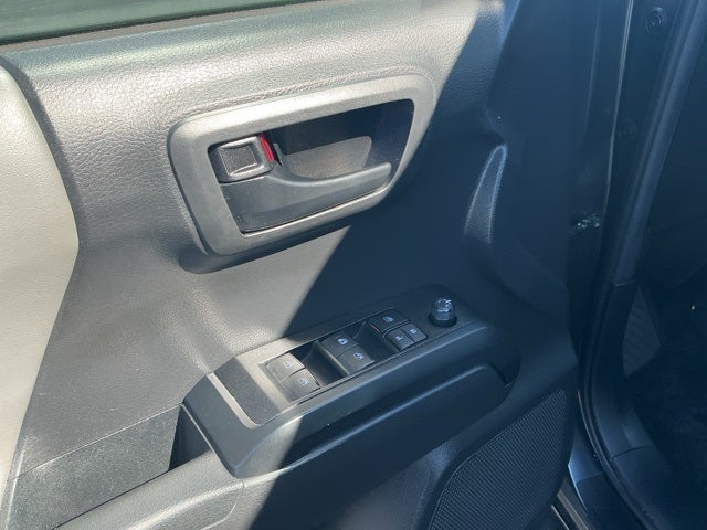 2022 Toyota Tacoma SR V6