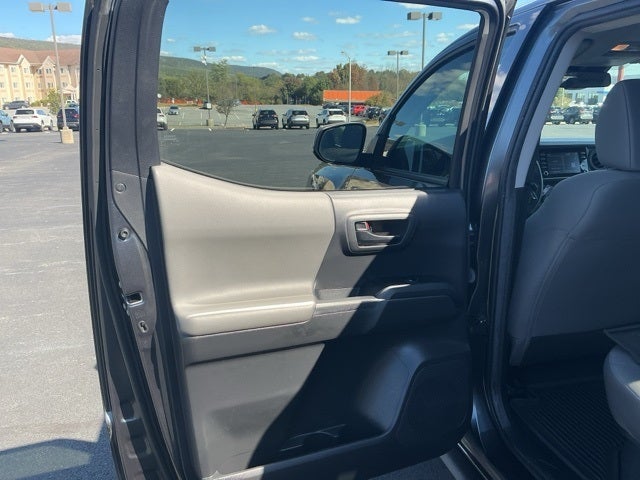 2022 Toyota Tacoma SR V6