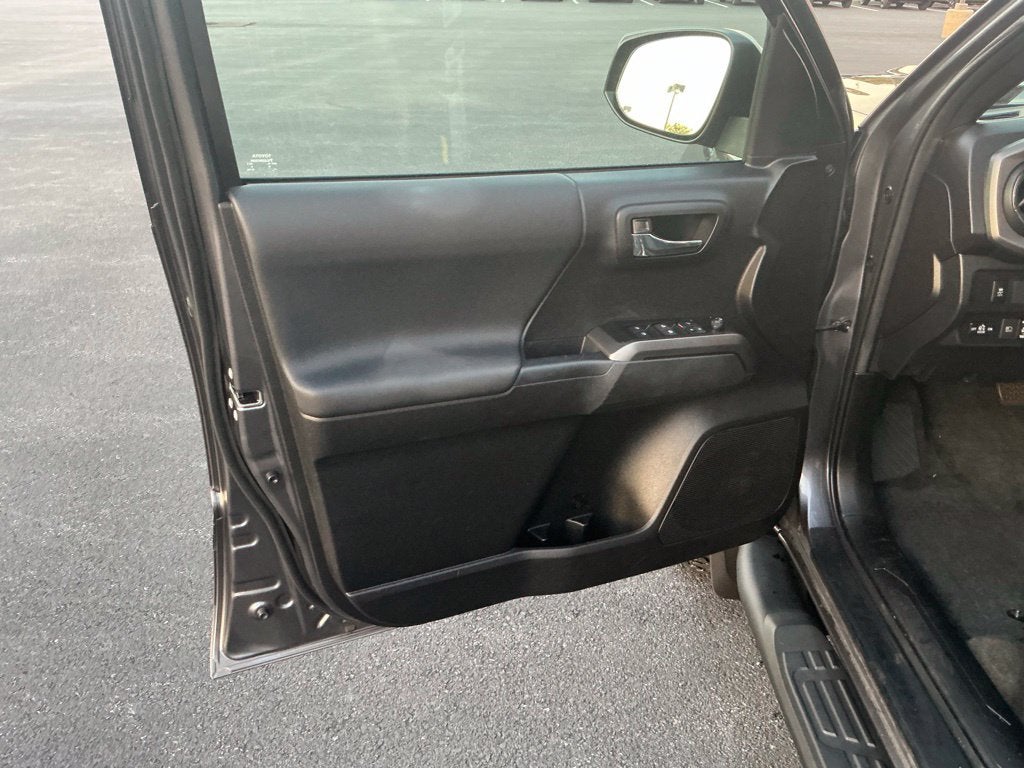 2022 Toyota Tacoma TRD Sport V6