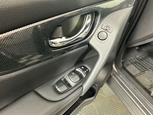 2016 Nissan Rogue SL Premium Package