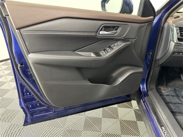 2023 Nissan Rogue SV Premium Package