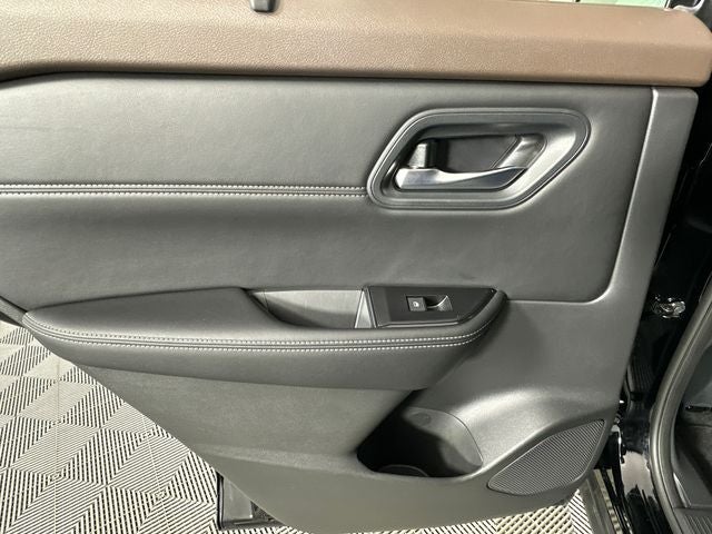 2023 Nissan Rogue SV Premium Package