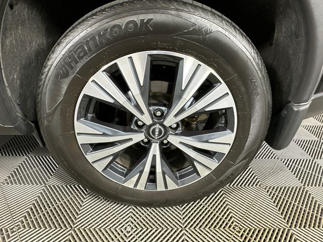 2023 Nissan Rogue SV Premium Package