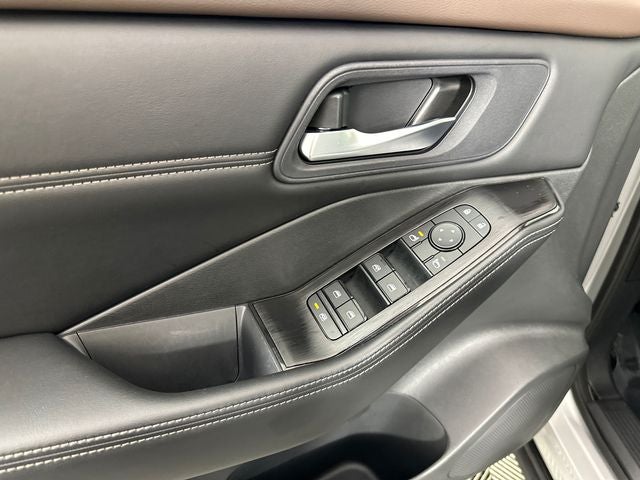 2023 Nissan Rogue SV Premium Package
