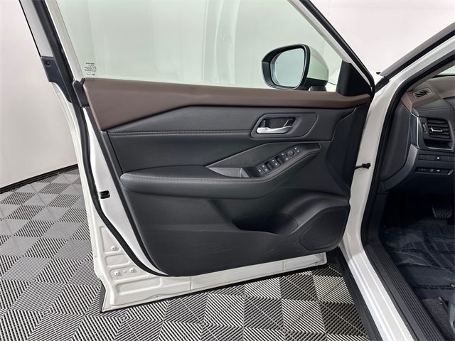 2023 Nissan Rogue SV Premium Package