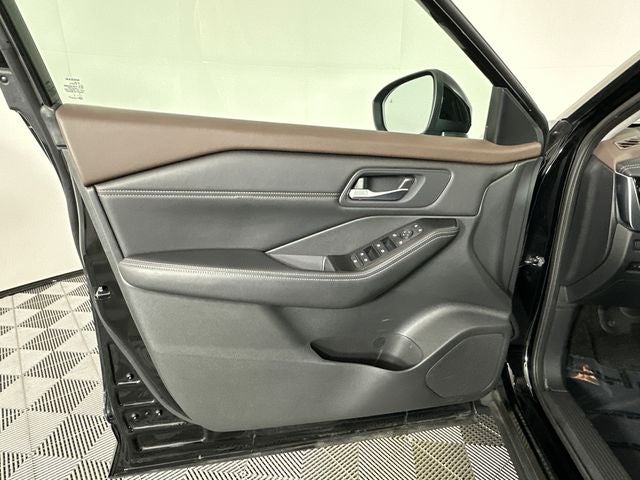 2022 Nissan Rogue SV Premium Package
