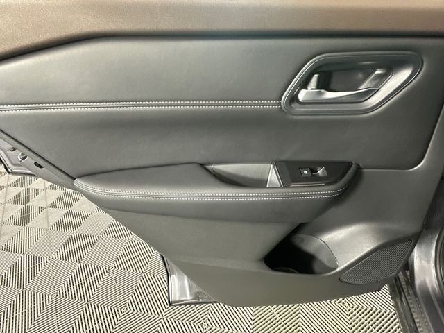 2023 Nissan Rogue SV Premium Package
