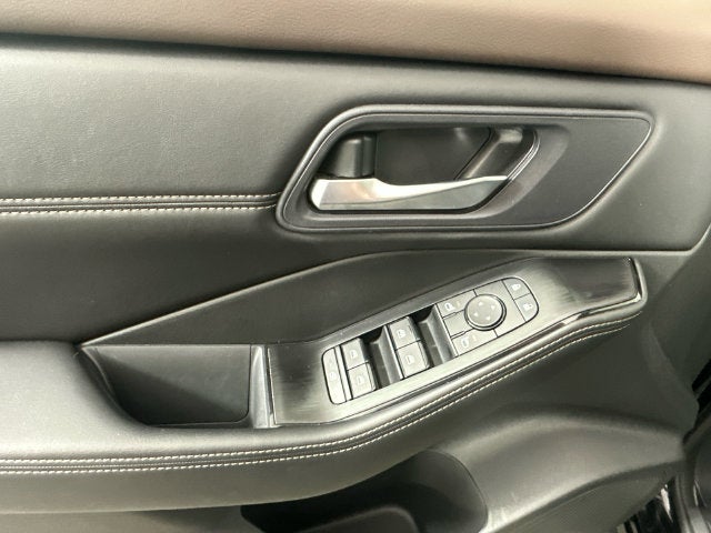2023 Nissan Rogue SV Premium Package