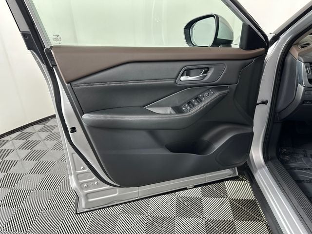 2023 Nissan Rogue SV Premium Package