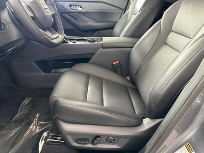 2025 Nissan Rogue SV Premium Package