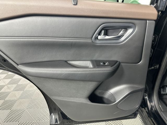 2023 Nissan Rogue SV Premium Package