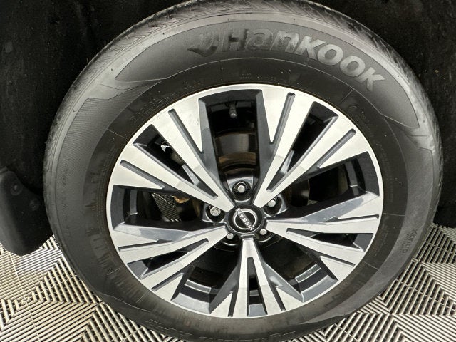 2023 Nissan Rogue SV Premium Package
