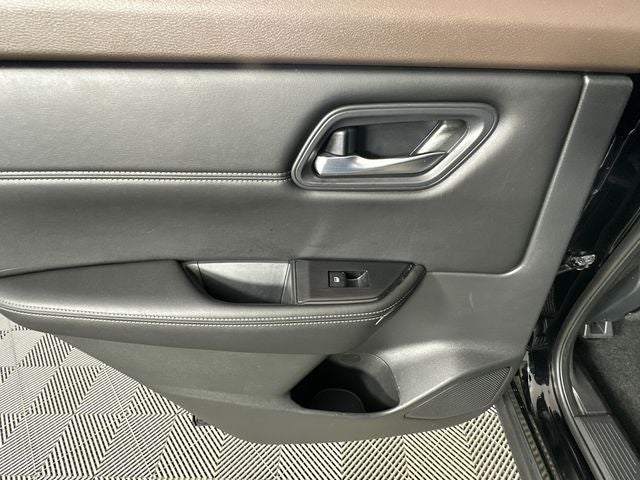 2022 Nissan Rogue SV Premium Package