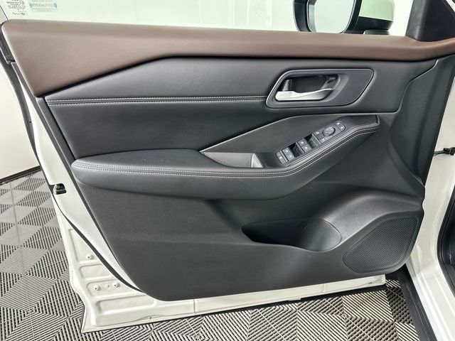 2023 Nissan Rogue SV Premium Package