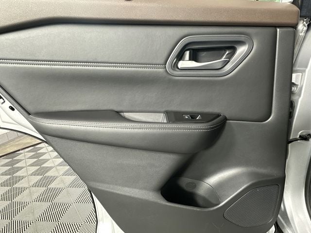 2023 Nissan Rogue SL Premium Package