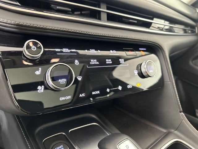 2024 INFINITI QX60 LUXE