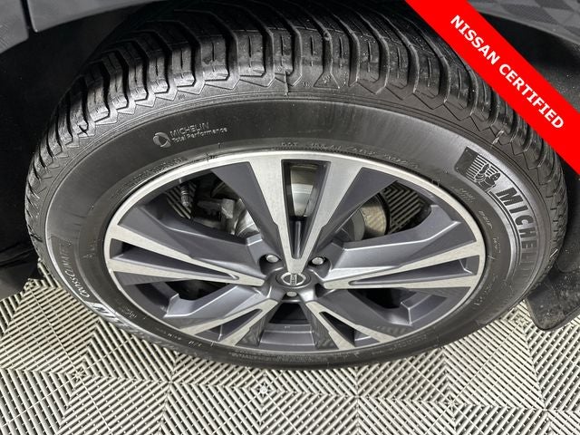 2020 Nissan Pathfinder Platinum