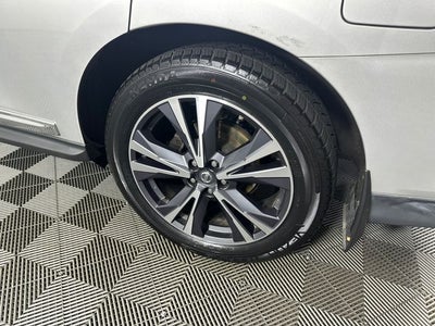 2017 Nissan Pathfinder Platinum