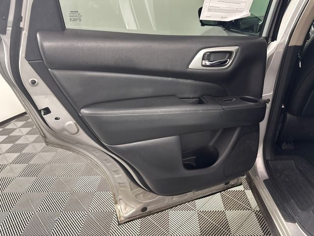 2017 Nissan Pathfinder Platinum