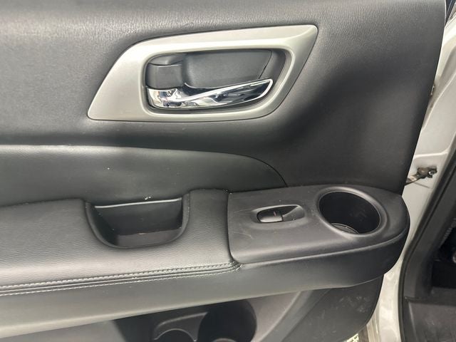 2017 Nissan Pathfinder Platinum