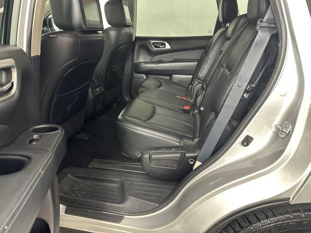 2017 Nissan Pathfinder Platinum