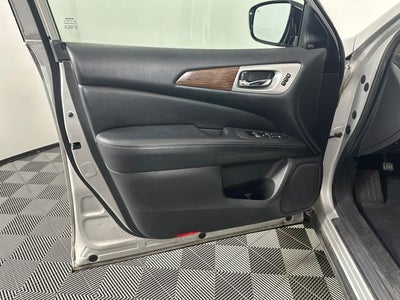 2017 Nissan Pathfinder Platinum