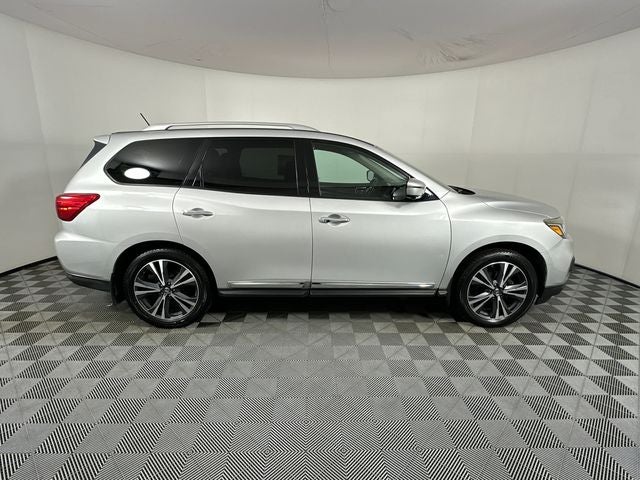 2017 Nissan Pathfinder Platinum