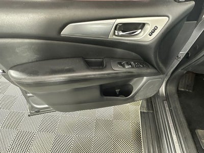 2018 Nissan Pathfinder SL