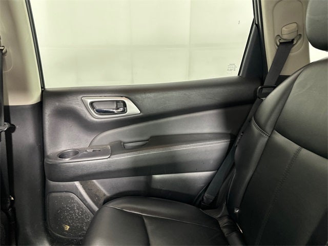 2018 Nissan Pathfinder SL