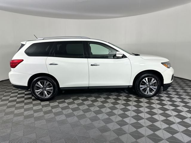 2018 Nissan Pathfinder SV