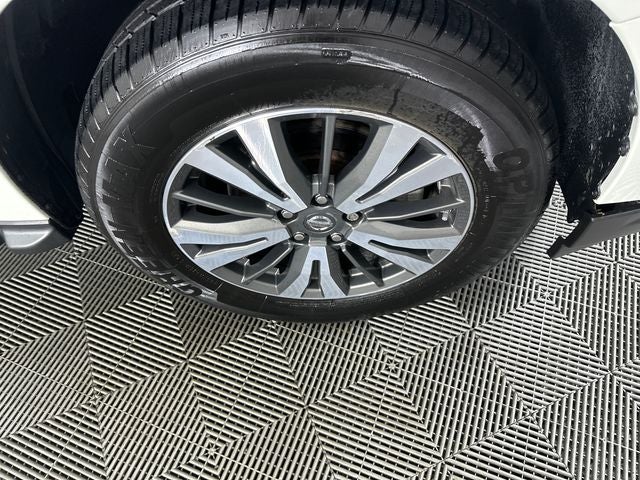 2018 Nissan Pathfinder SV