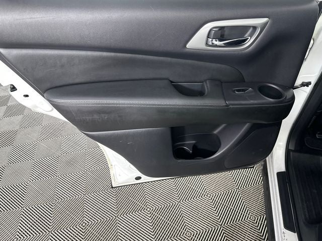 2018 Nissan Pathfinder SV