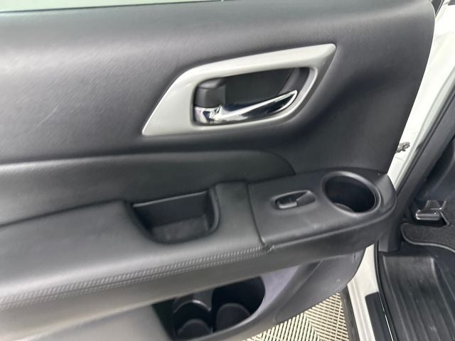 2018 Nissan Pathfinder SV
