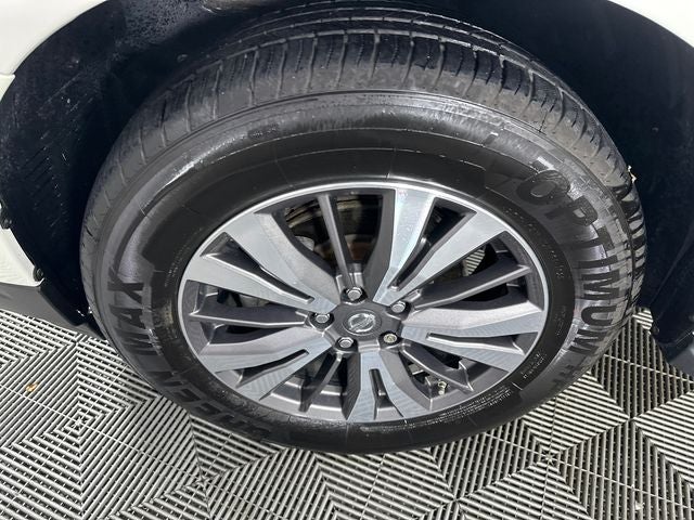 2018 Nissan Pathfinder SV