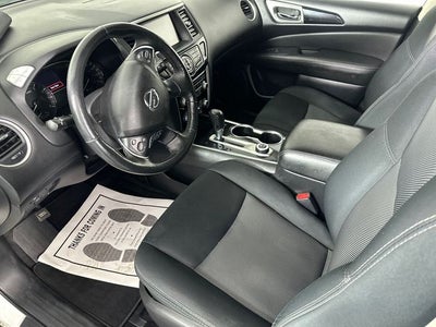 2018 Nissan Pathfinder SV