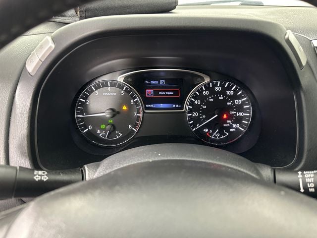 2018 Nissan Pathfinder SV