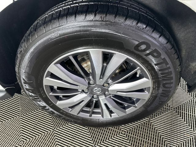 2018 Nissan Pathfinder SV