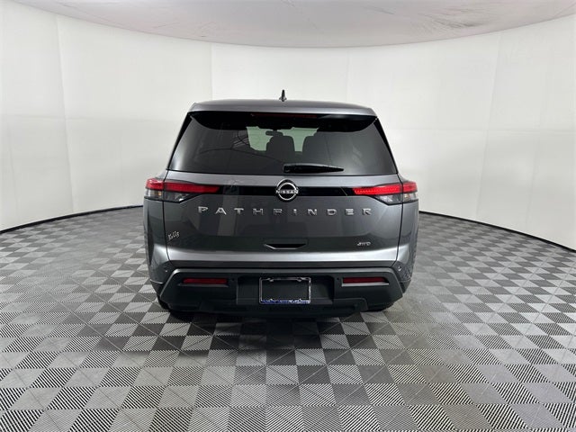 2024 Nissan Pathfinder S
