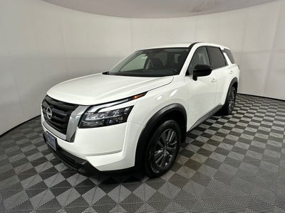 2024 Nissan Pathfinder S