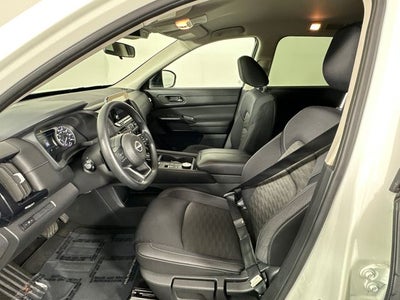 2024 Nissan Pathfinder S