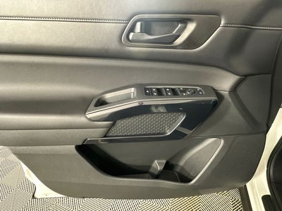 2024 Nissan Pathfinder S